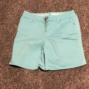 Beautiful DKNY City boyfriend size 4 shorts